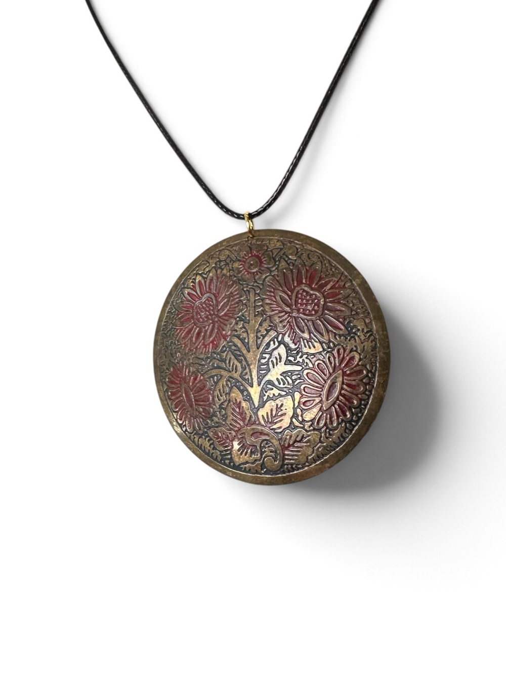 ❤️ Vintage Brass Tone Floral Medallion Pendant Necklace